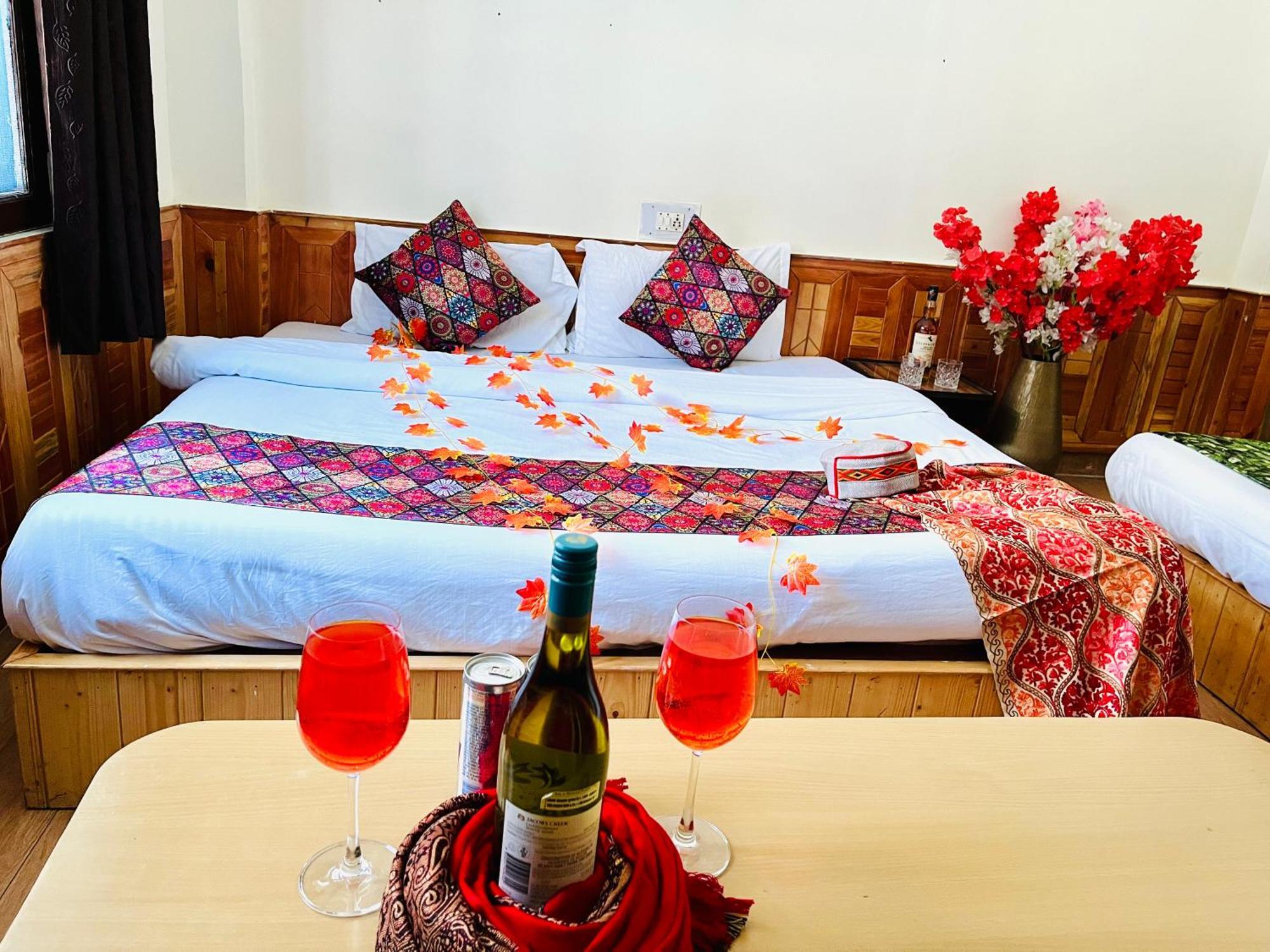 Hotel Pablo Escobar Касоль Экстерьер фото