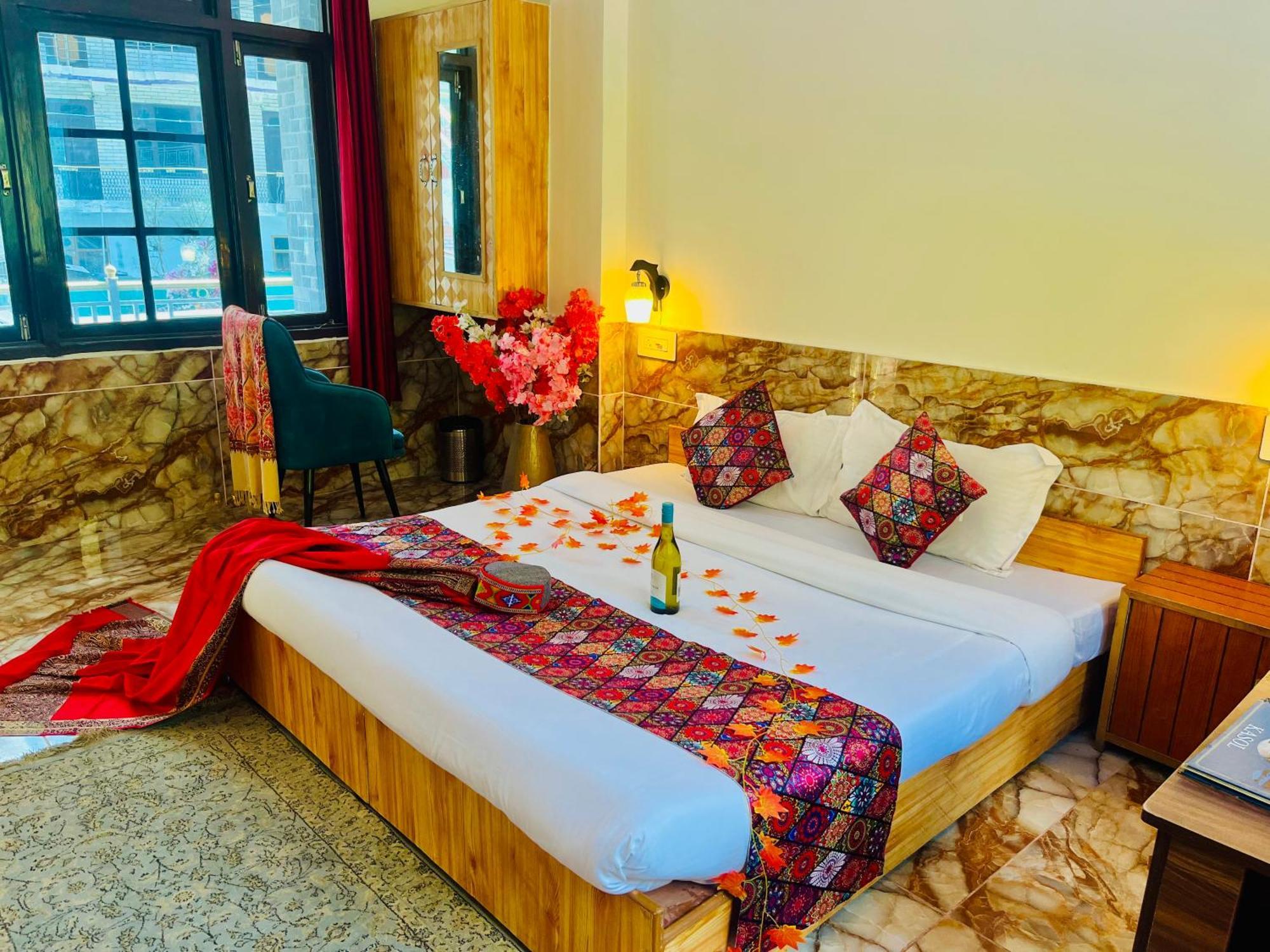 Hotel Pablo Escobar Касоль Экстерьер фото