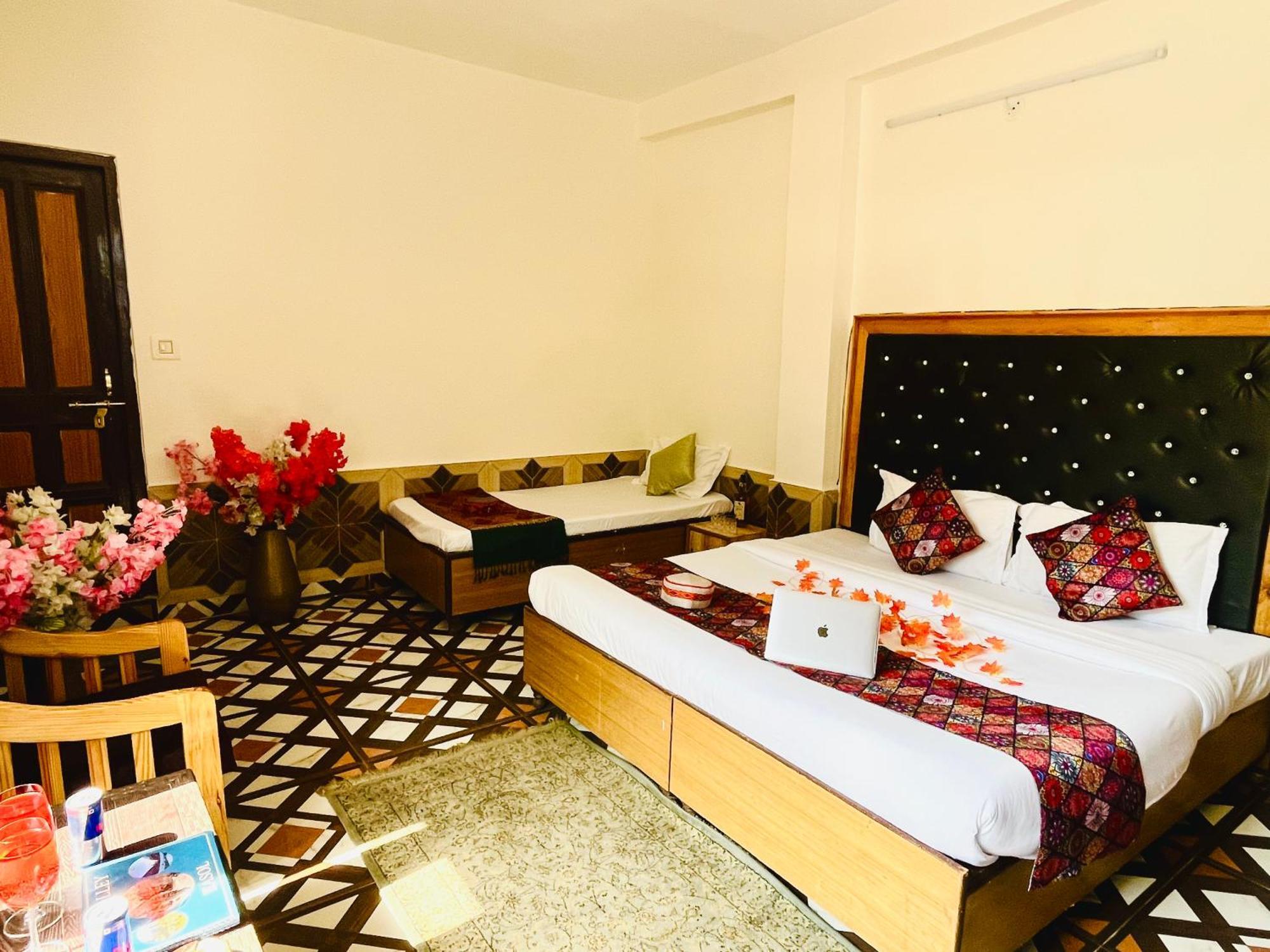 Hotel Pablo Escobar Касоль Экстерьер фото