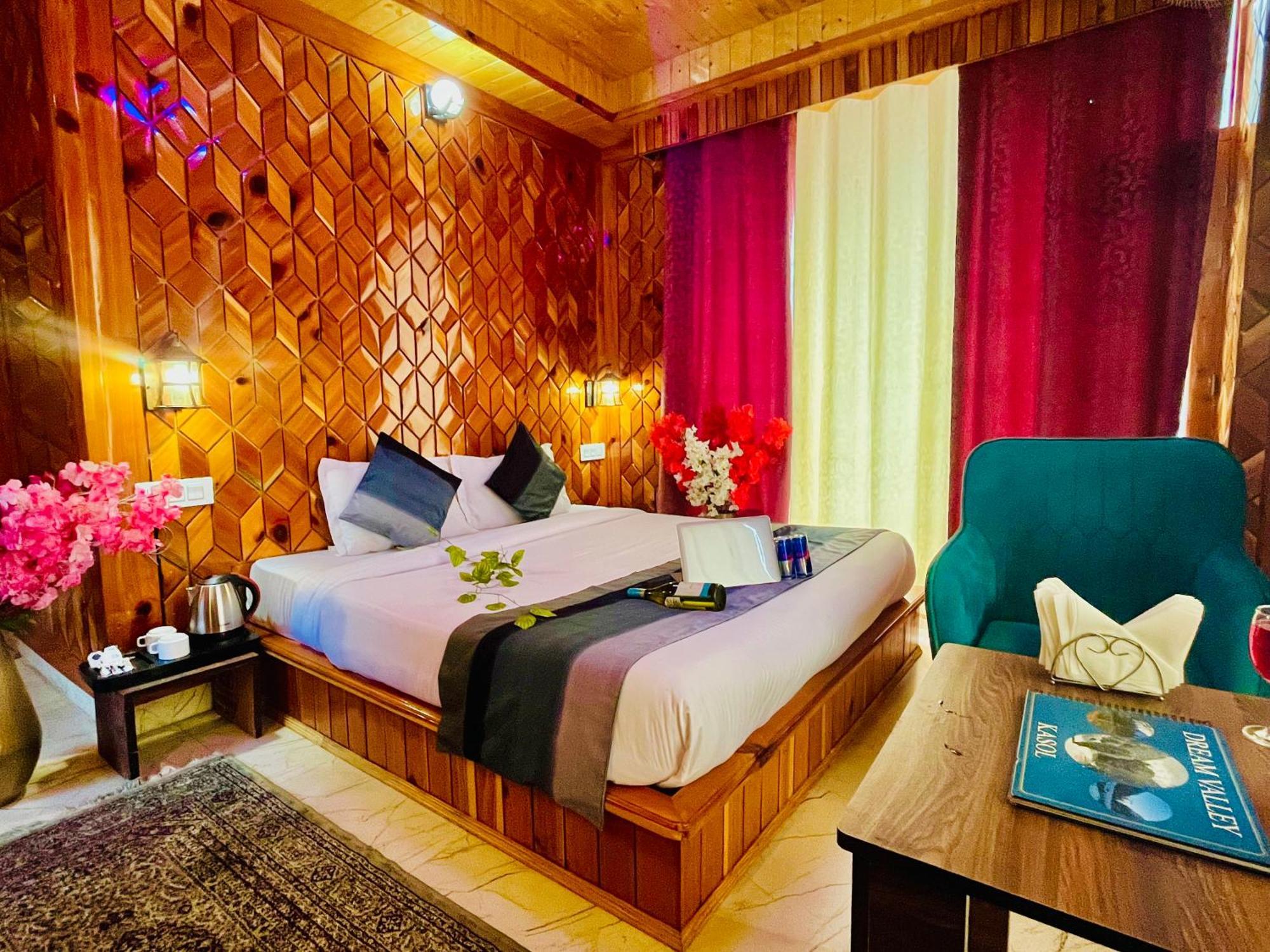 Hotel Pablo Escobar Касоль Экстерьер фото