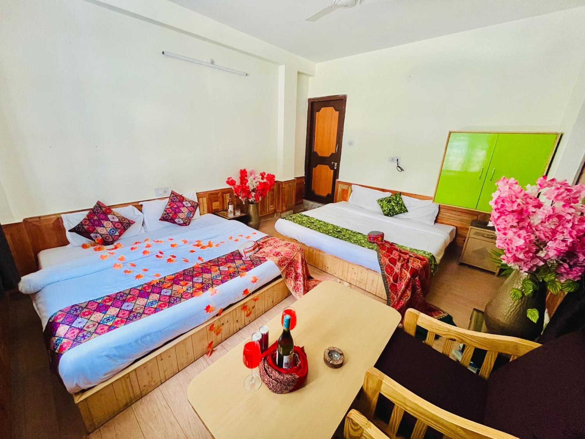 Hotel Pablo Escobar Касоль Экстерьер фото