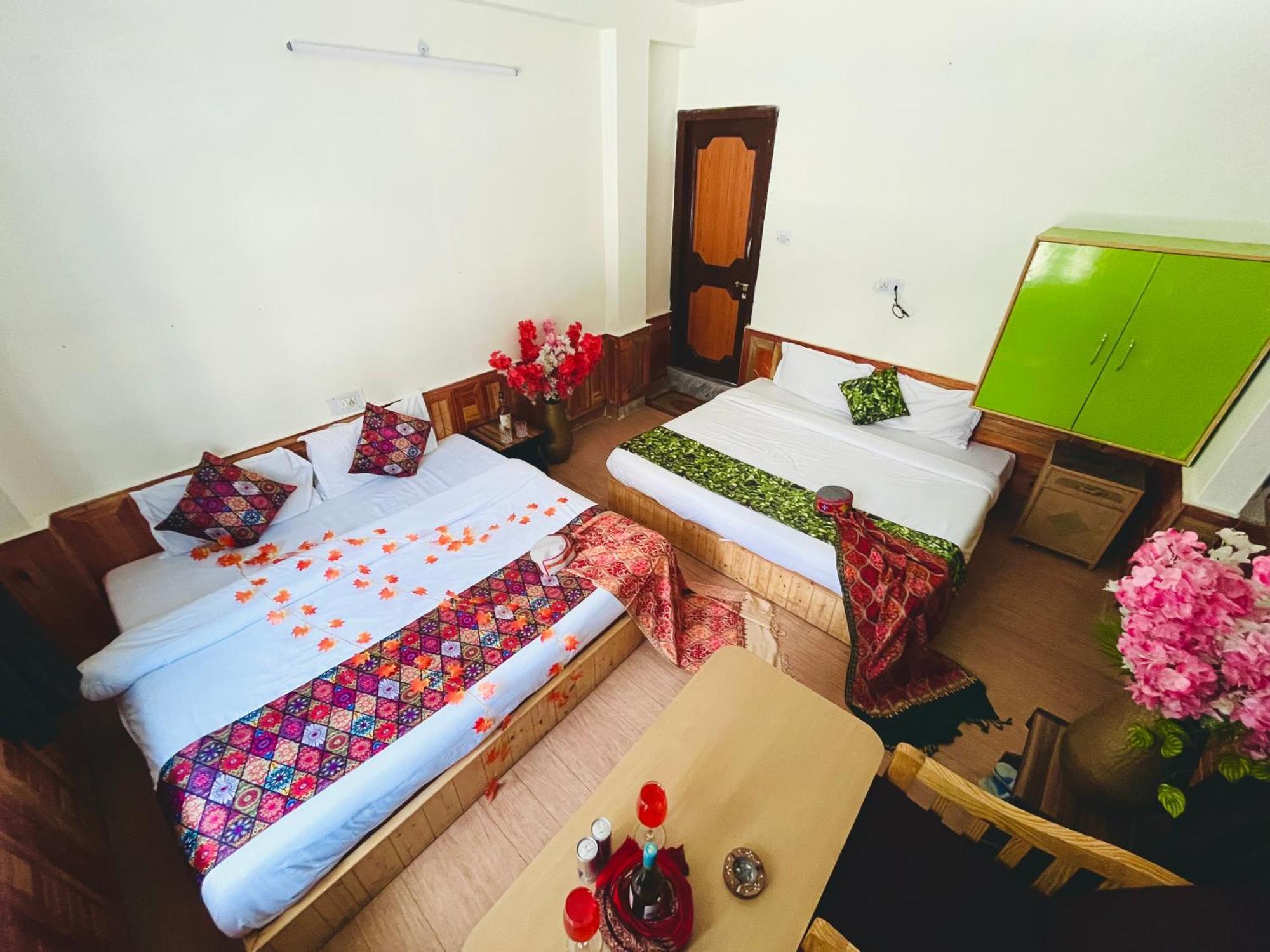 Hotel Pablo Escobar Касоль Экстерьер фото