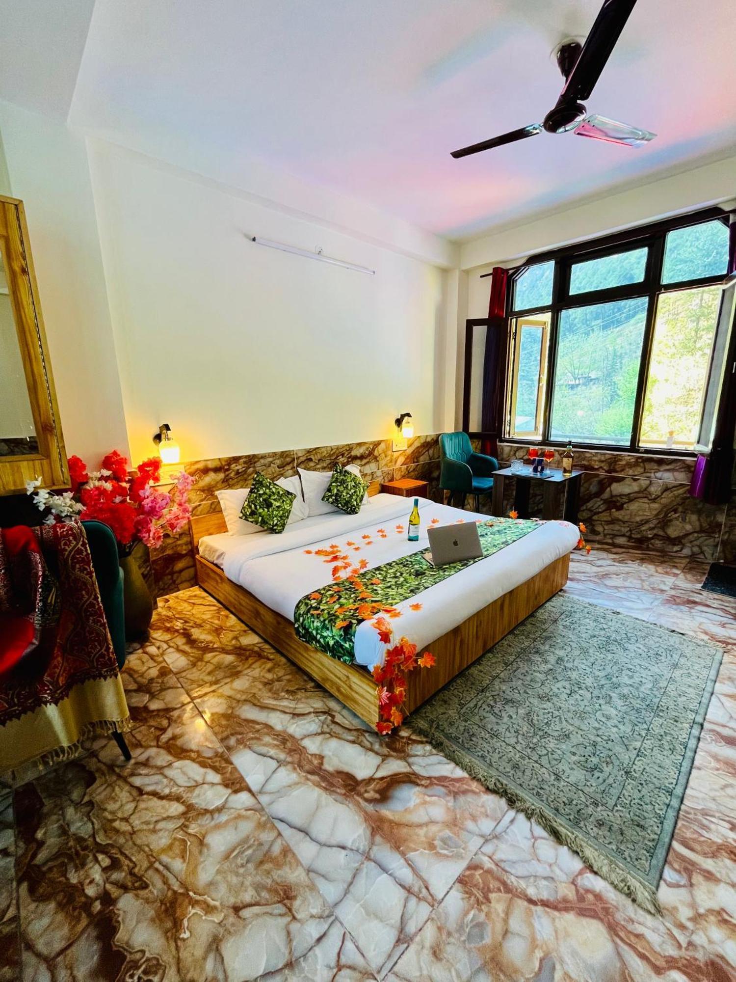Hotel Pablo Escobar Касоль Экстерьер фото