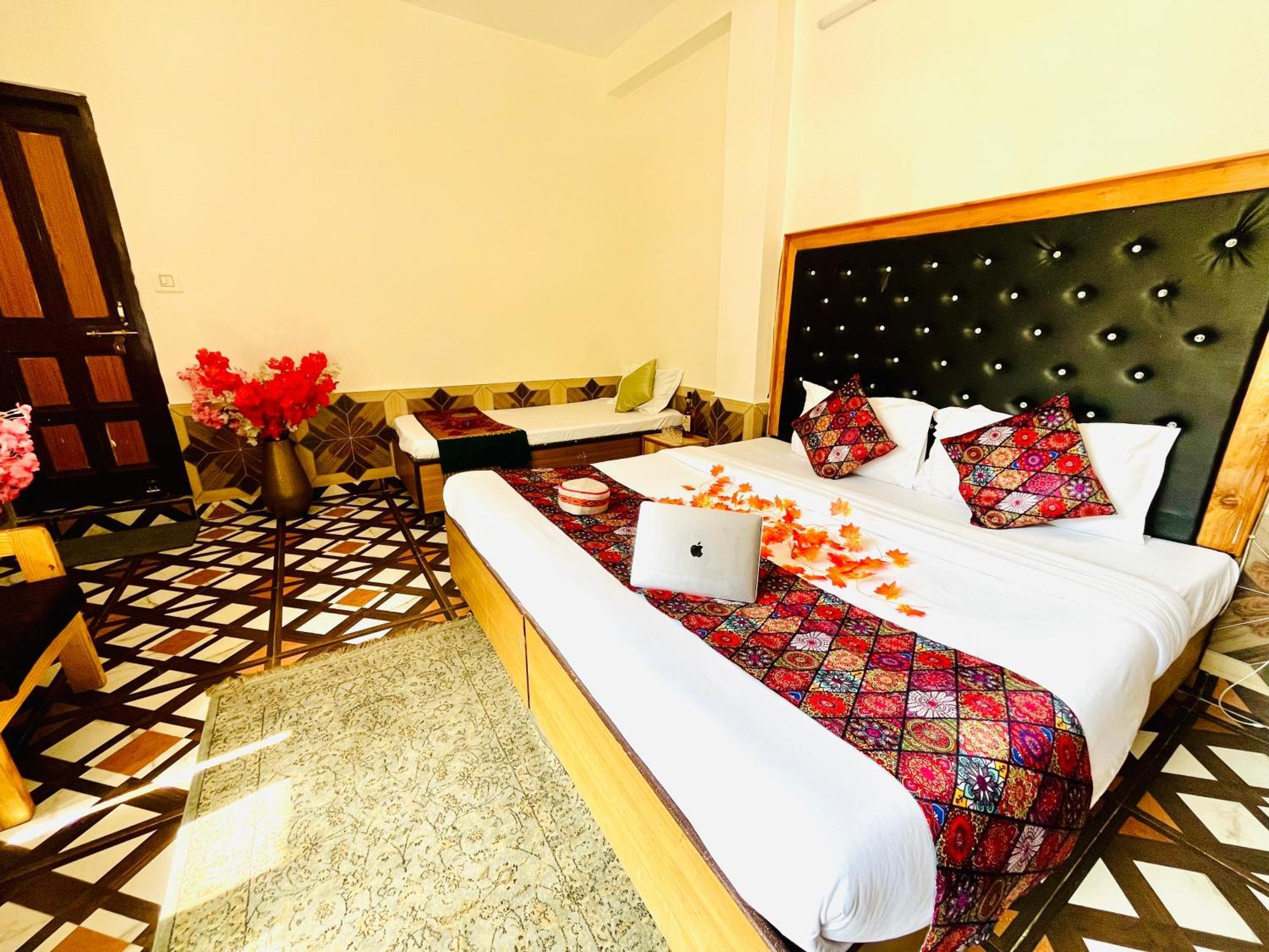 Hotel Pablo Escobar Касоль Экстерьер фото