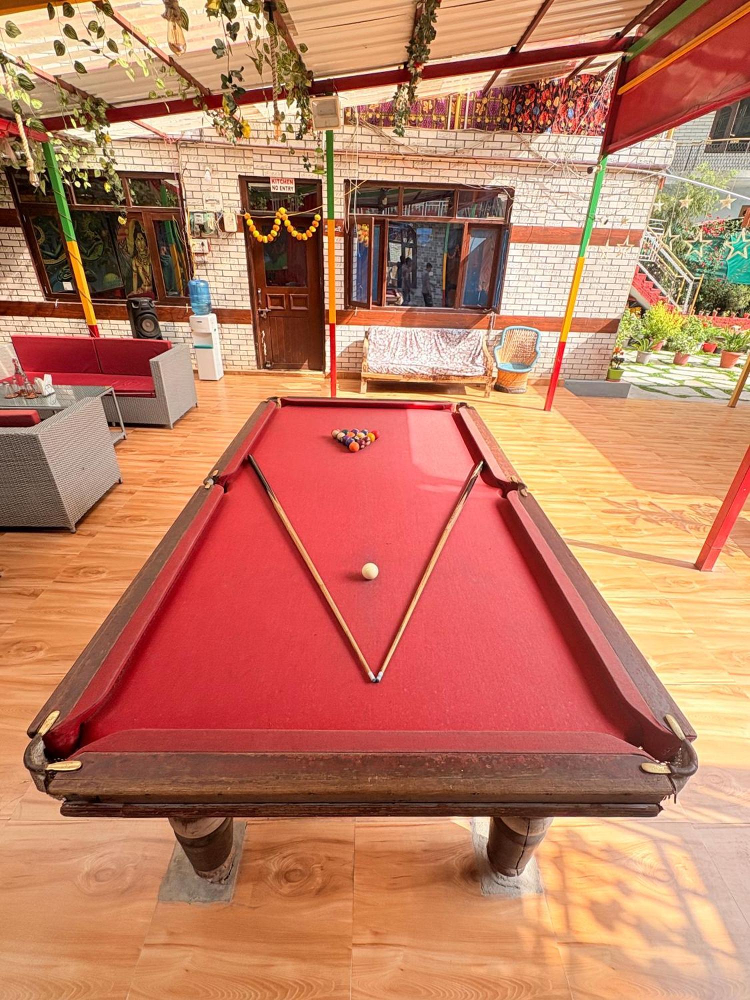 Hotel Pablo Escobar Касоль Экстерьер фото