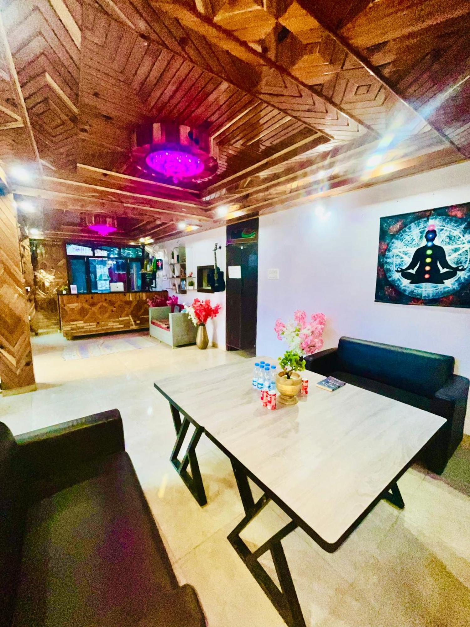 Hotel Pablo Escobar Касоль Экстерьер фото